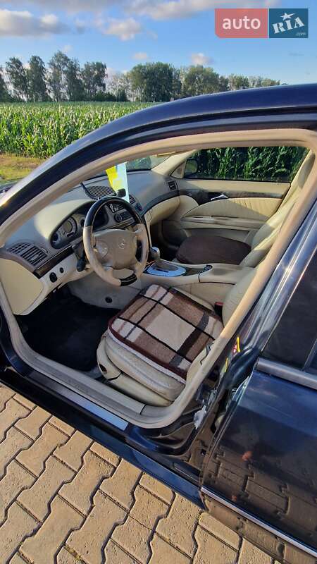 Седан Mercedes-Benz E-Class 2003 в Липовце
