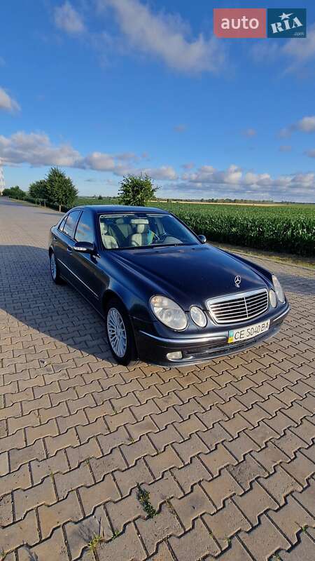 Седан Mercedes-Benz E-Class 2003 в Липовце