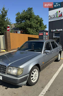 Седан Mercedes-Benz E-Class 1989 в Одесі
