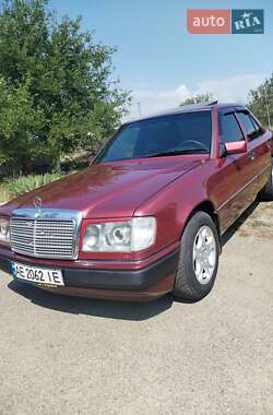 Седан Mercedes-Benz E-Class 1993 в Кривому Розі