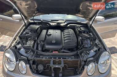 Седан Mercedes-Benz E-Class 2004 в 