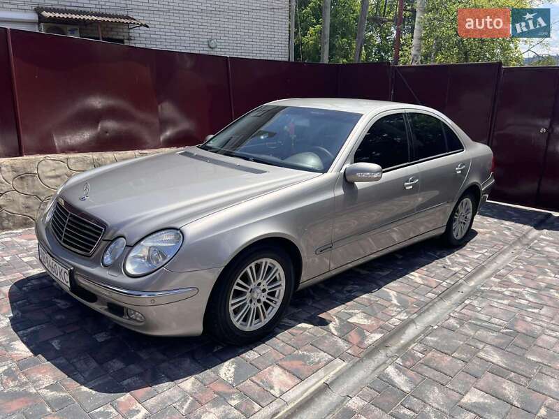Mercedes-Benz E-Class 2004