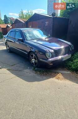 Седан Mercedes-Benz E-Class 1999 в Києві