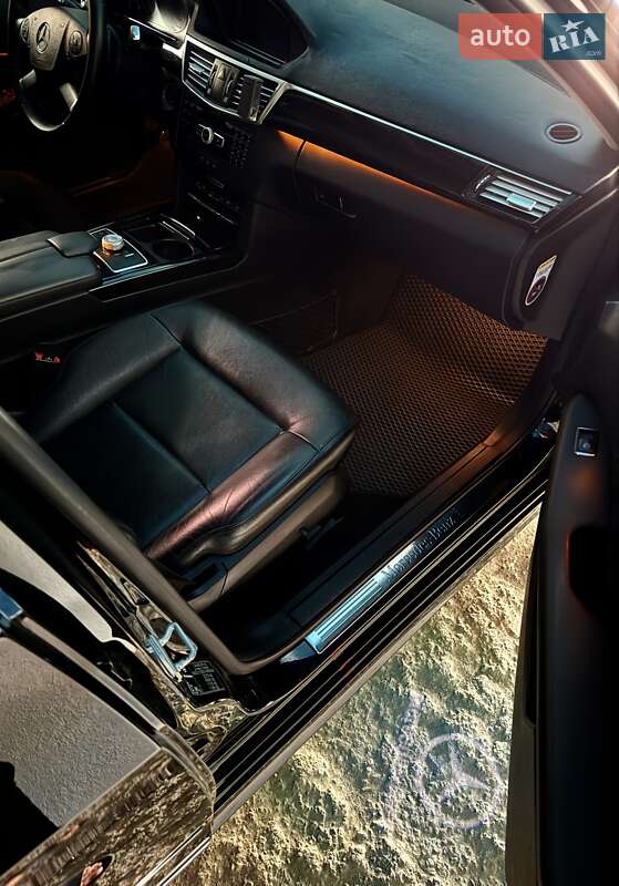 Седан Mercedes-Benz E-Class 2012 в Черновцах