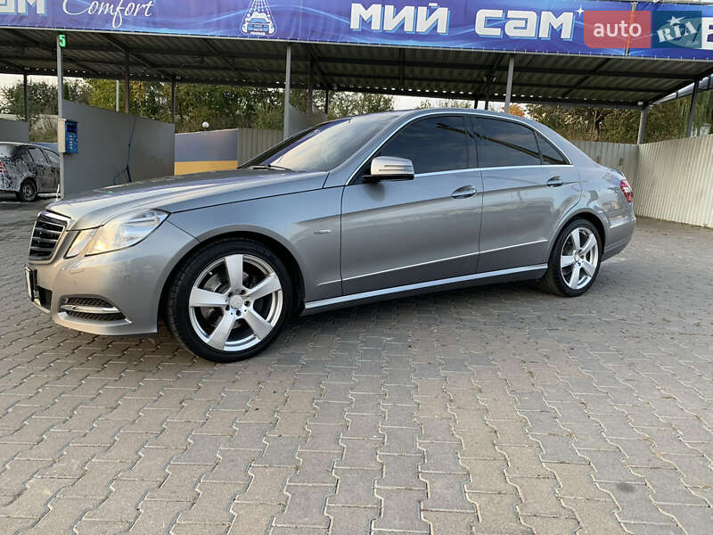 Mercedes-Benz E-Class 2011