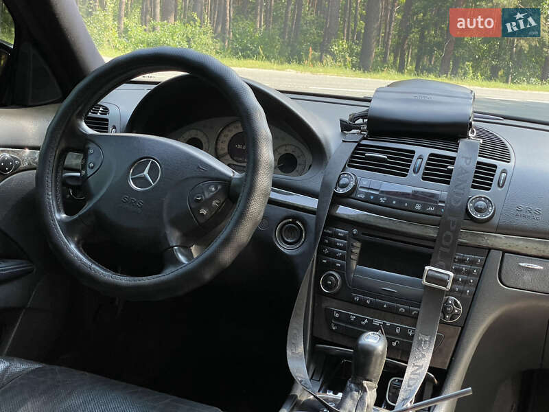Седан Mercedes-Benz E-Class 2002 в Вышгороде