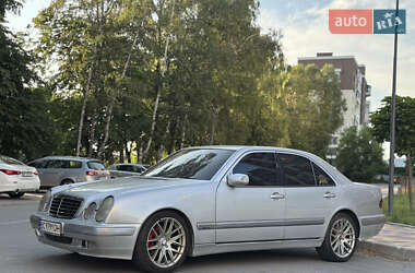 Седан Mercedes-Benz E-Class 2000 в 