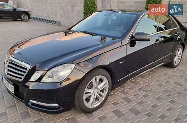 Седан Mercedes-Benz E-Class 2012 в 