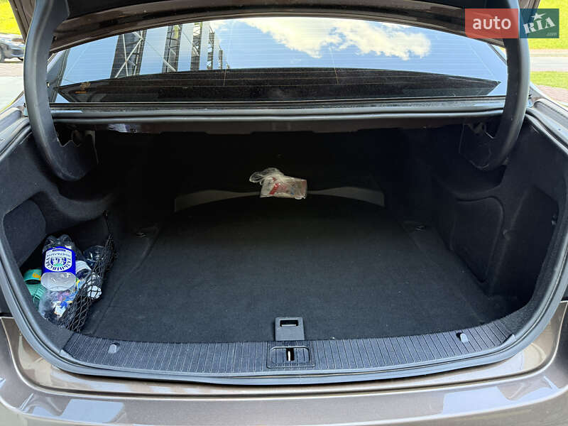 Седан Mercedes-Benz E-Class 2014 в Киеве