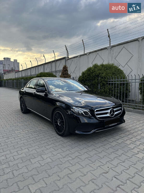 Седан Mercedes-Benz E-Class 2017 в Днепре