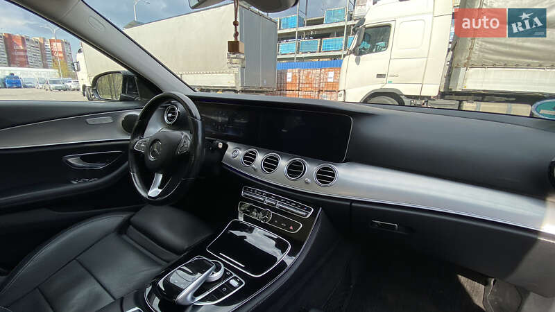 Седан Mercedes-Benz E-Class 2017 в Днепре