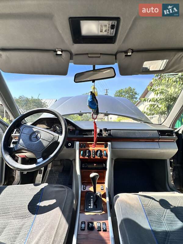 Седан Mercedes-Benz E-Class 1994 в Тернополе