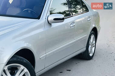Седан Mercedes-Benz E-Class 2002 в 