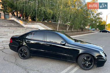 Седан Mercedes-Benz E-Class 2002 в  фото 4 Седан Mercedes-Benz E-Class 2002 в