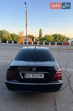 Седан Mercedes-Benz E-Class 2002 в  фото 8 Седан Mercedes-Benz E-Class 2002 в