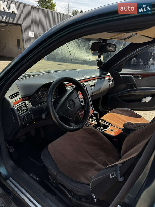 Седан Mercedes-Benz E-Class 1996 в Хмельнике