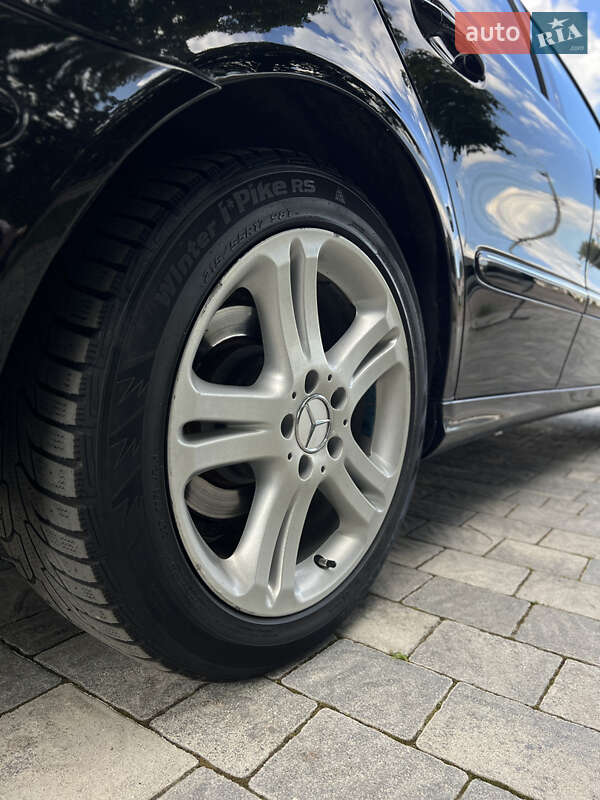 Седан Mercedes-Benz E-Class 2008 в Березному