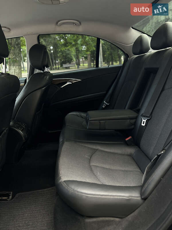 Седан Mercedes-Benz E-Class 2008 в Березному