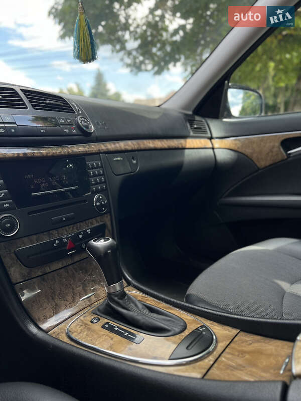 Седан Mercedes-Benz E-Class 2008 в Березному