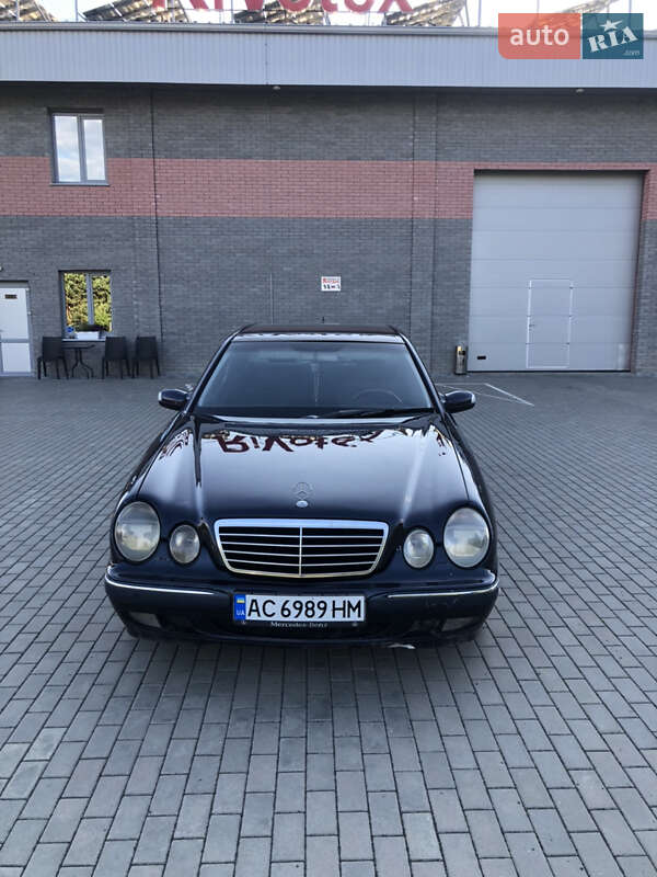 Седан Mercedes-Benz E-Class 2001 в Костополе