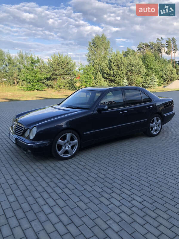Седан Mercedes-Benz E-Class 2001 в Костополе