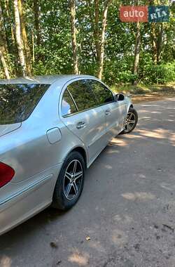 Седан Mercedes-Benz E-Class 2004 в 