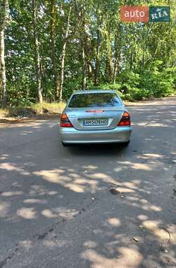 Седан Mercedes-Benz E-Class 2004 в 