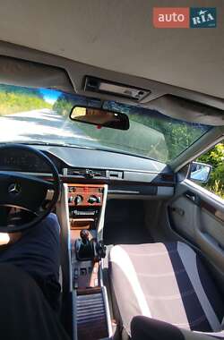 Седан Mercedes-Benz E-Class 1987 в 