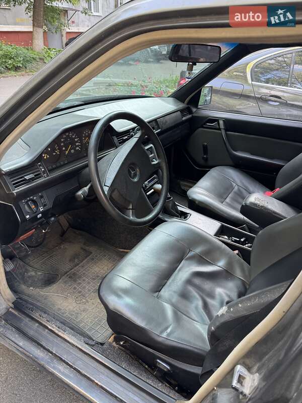 Седан Mercedes-Benz E-Class 1988 в Краматорске