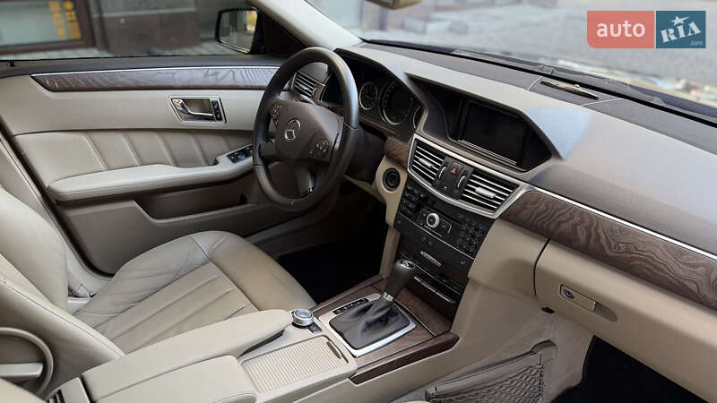 Седан Mercedes-Benz E-Class 2009 в Ивано-Франковске