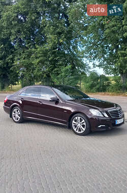 Седан Mercedes-Benz E-Class 2010 в Львове