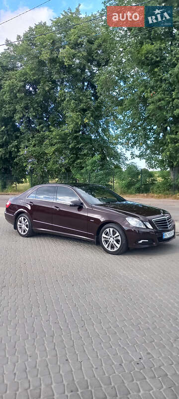 Седан Mercedes-Benz E-Class 2010 в Львове