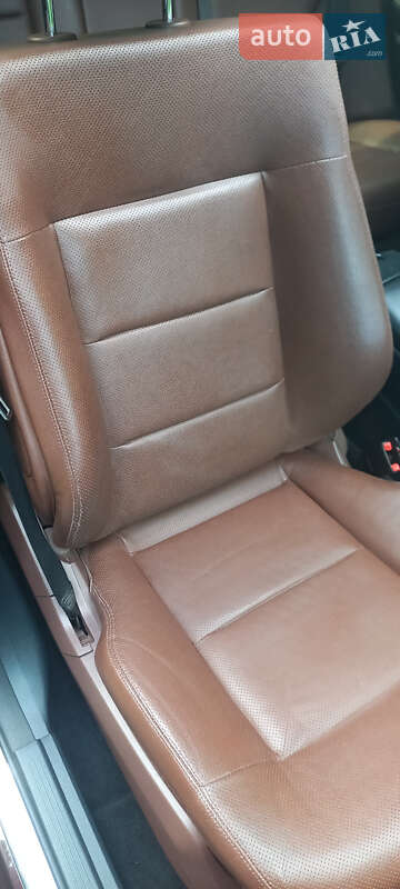 Седан Mercedes-Benz E-Class 2010 в Львове