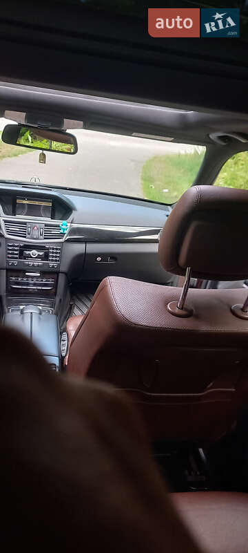Седан Mercedes-Benz E-Class 2010 в Львове