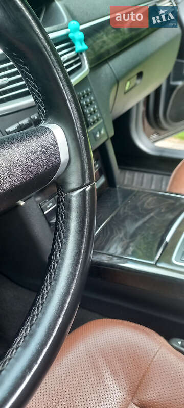 Седан Mercedes-Benz E-Class 2010 в Львове