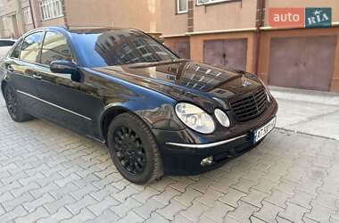 Седан Mercedes-Benz E-Class 2002 в 