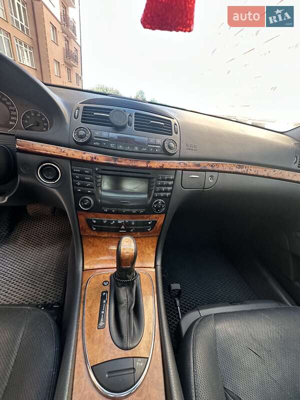 Седан Mercedes-Benz E-Class 2002 в Ивано-Франковске