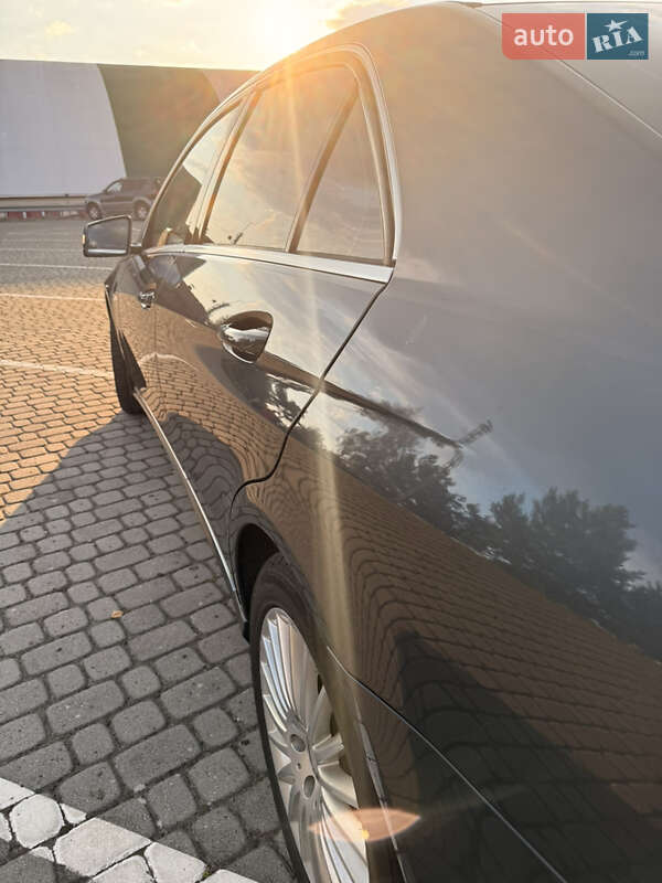 Седан Mercedes-Benz E-Class 2014 в Ужгороде