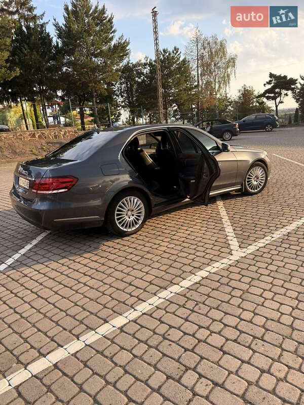 Седан Mercedes-Benz E-Class 2014 в Ужгороде