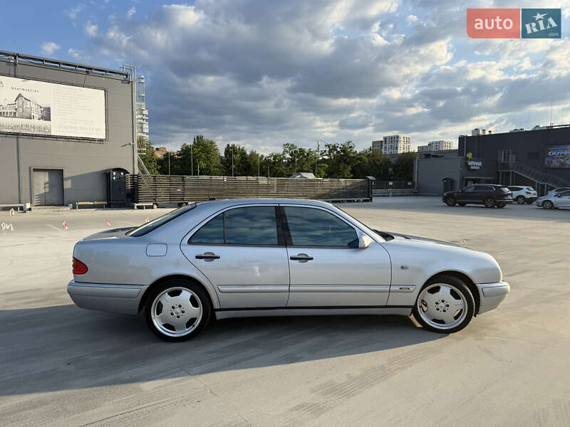 Седан Mercedes-Benz E-Class 1999 в Киеве