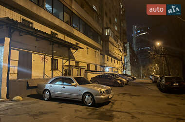Седан Mercedes-Benz E-Class 1999 в 