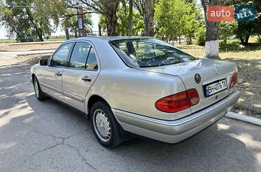 Седан Mercedes-Benz E-Class 1998 в 