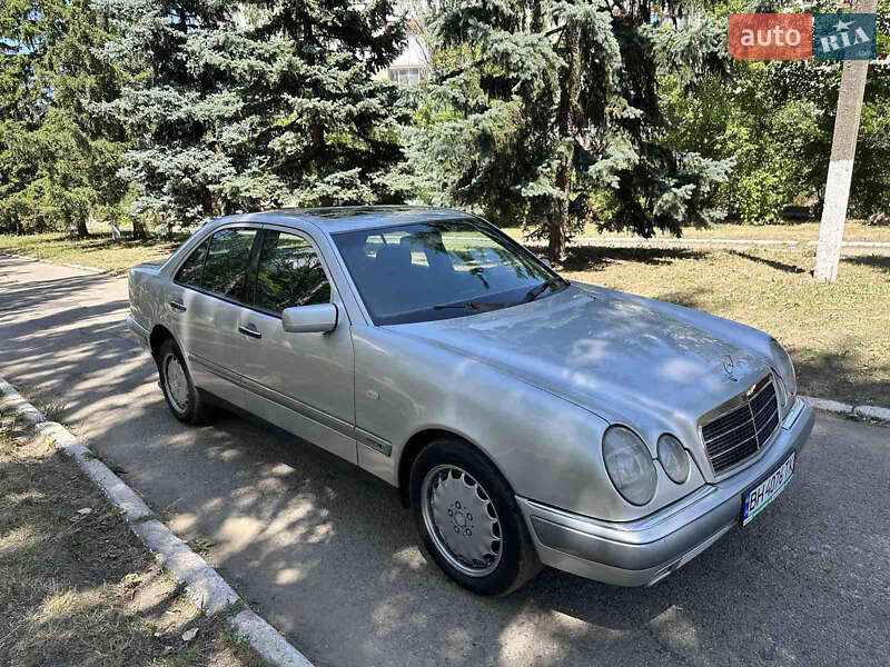 Седан Mercedes-Benz E-Class 1998 в Одессе