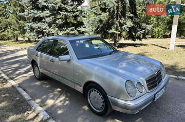 Седан Mercedes-Benz E-Class 1998 в 
