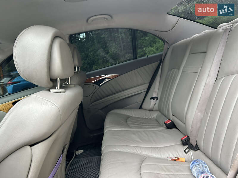 Седан Mercedes-Benz E-Class 2006 в Черновцах