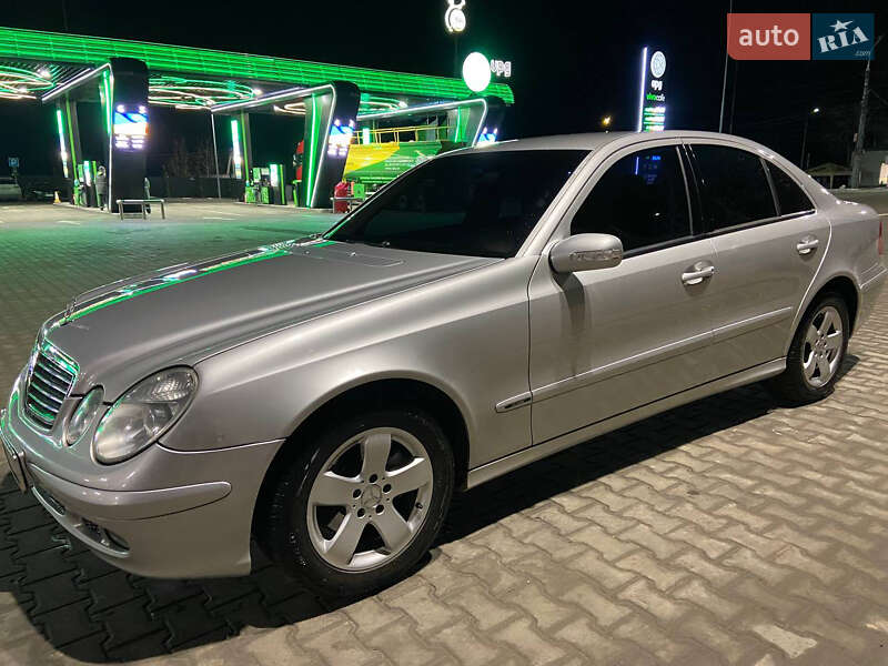 Седан Mercedes-Benz E-Class 2003 в Тернополе