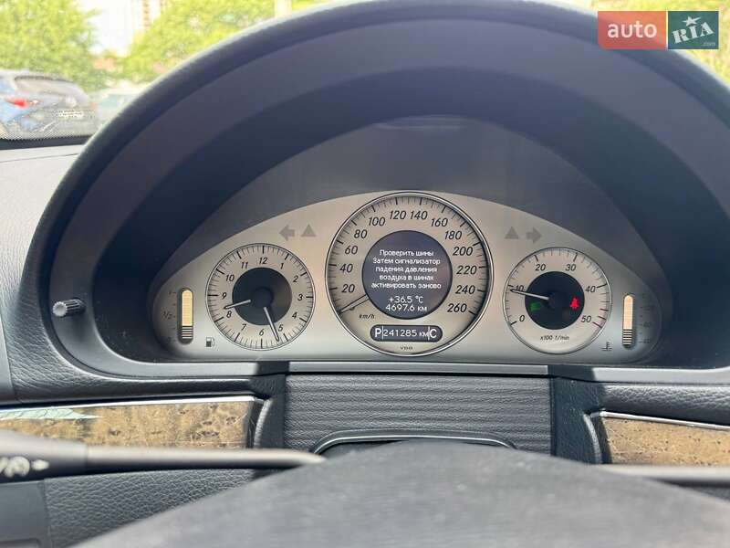 Седан Mercedes-Benz E-Class 2008 в Днепре