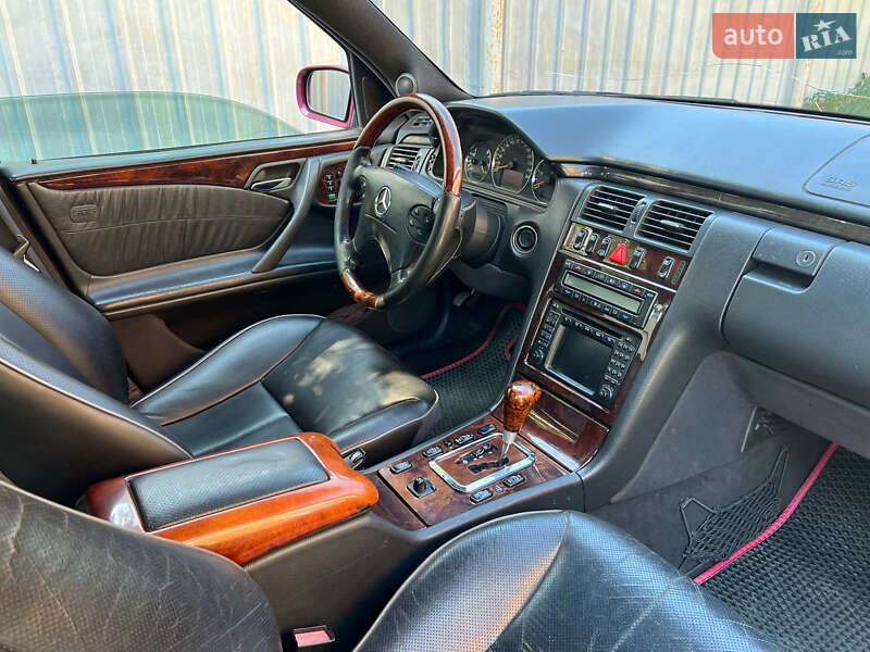 Универсал Mercedes-Benz E-Class 2000 в 