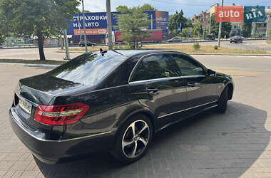Седан Mercedes-Benz E-Class 2011 в 
