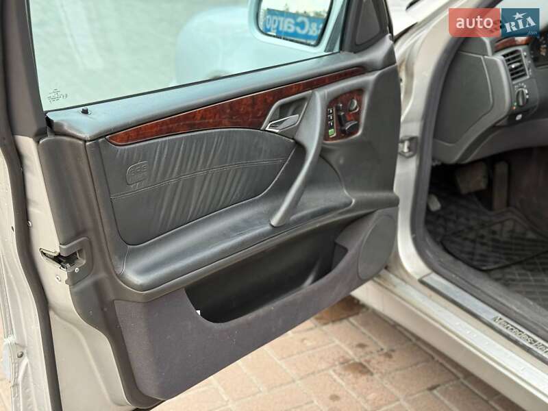 Універсал Mercedes-Benz E-Class 2000 в Києві фото 26 Універсал Mercedes-Benz E-Class 2000 в Києві